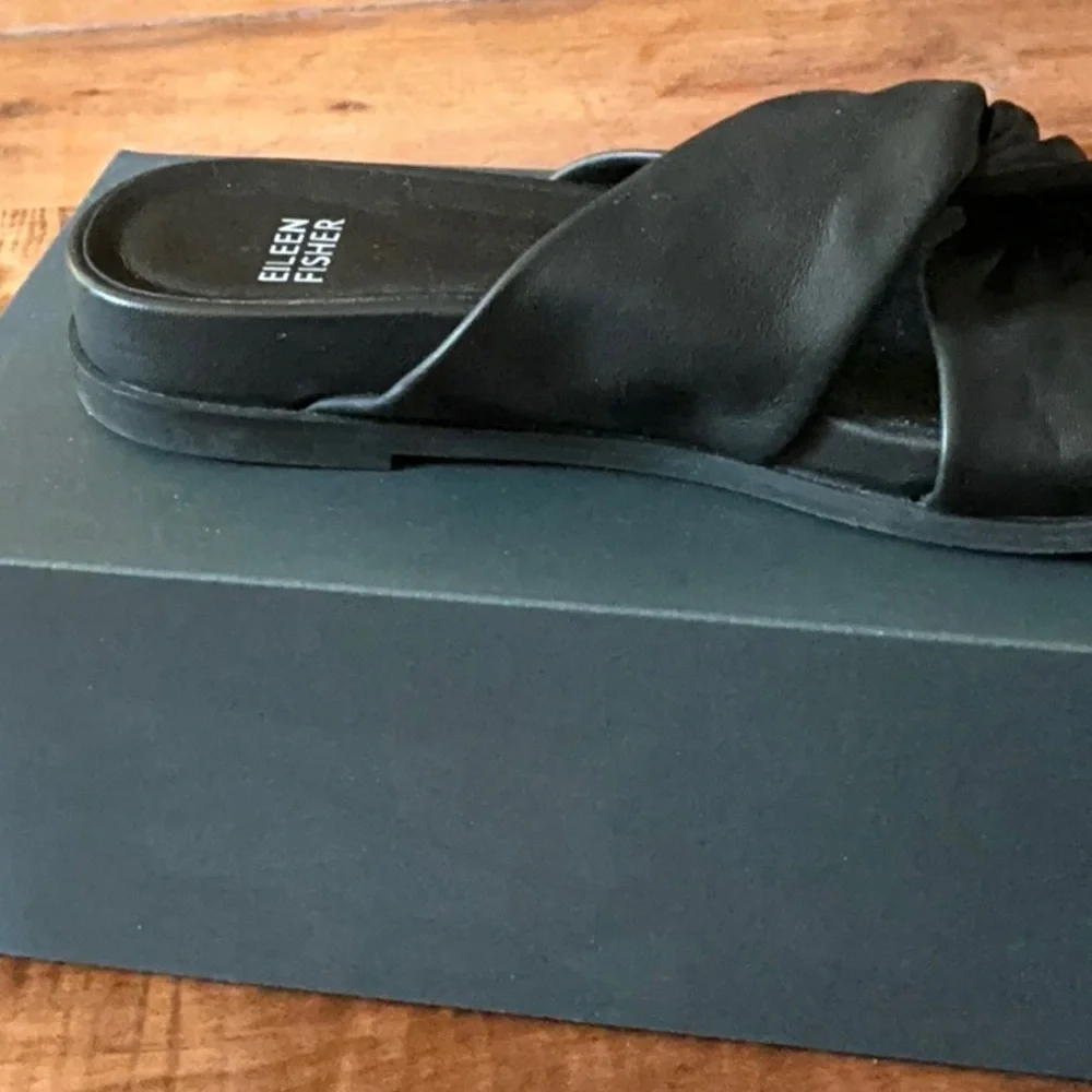 Eileen Fisher Black Sandals Dello Nappa leather twist wedge size 7.5 worn once